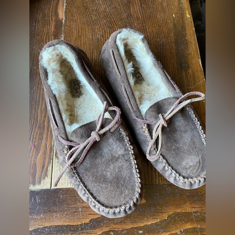 Girls Ugg slippers
